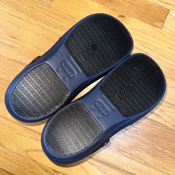 Crocs Shoes‎ Mens 12 Navy Blue Work Clogs Non Slip Resistant Kitchen Comfort - Picture 7 of 7